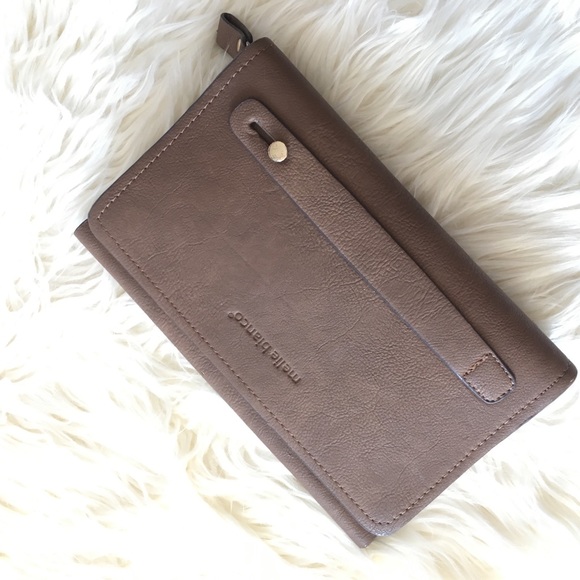 Melie Bianco VEGAN Leather Clutch! - Picture 3 of 4